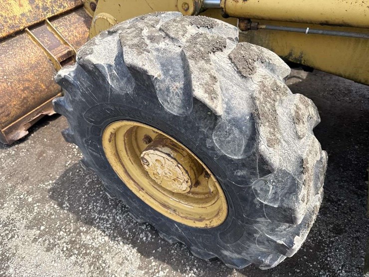 caterpillar-416b-image-9