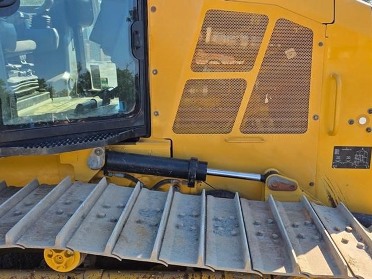 2020-caterpillar-d5k2-lgp-image-35