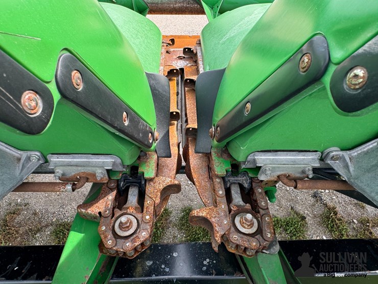 2014-john-deere-608c-stalkmaster-image-13