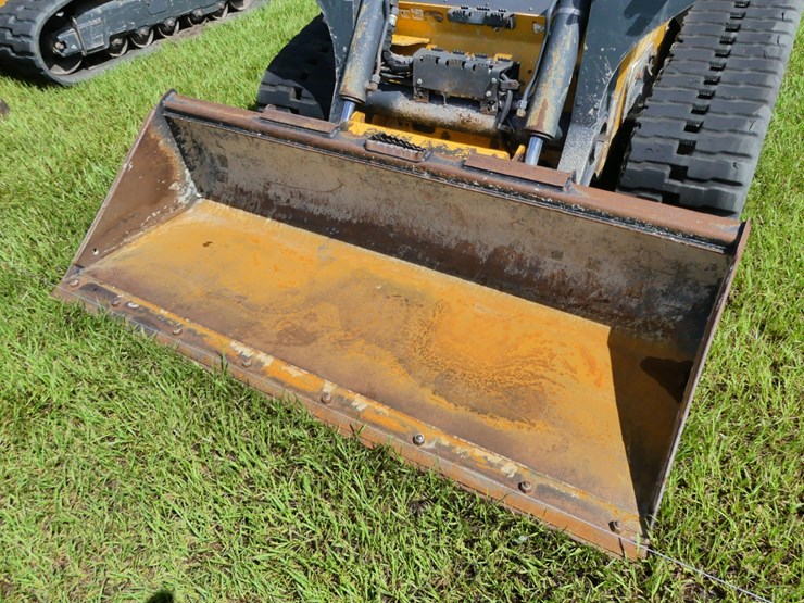 deere-331g-image-10