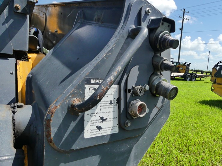 deere-331g-image-12