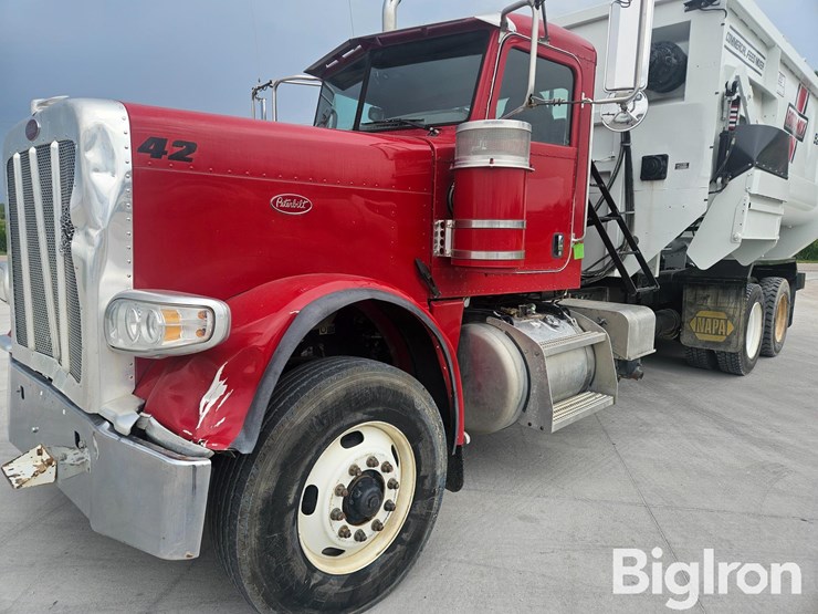 2020-peterbilt-389-image-12