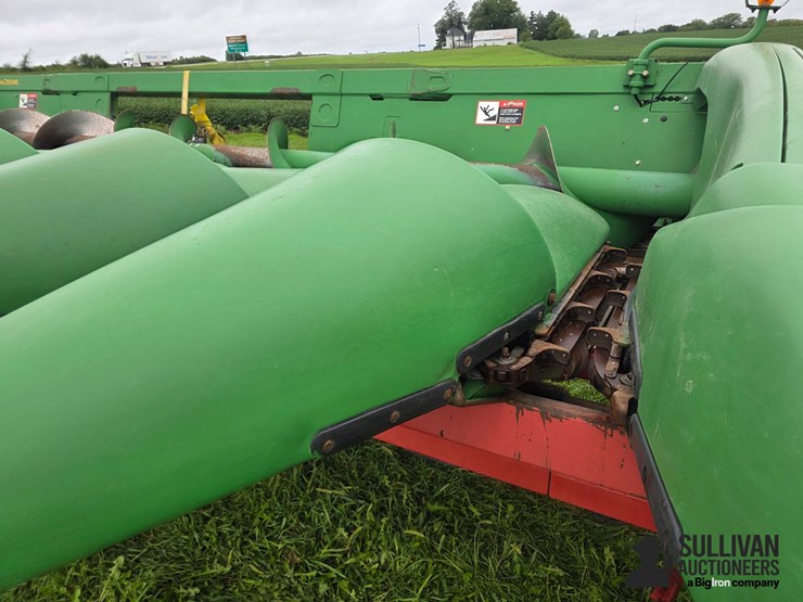 2012-john-deere-608c-image-10