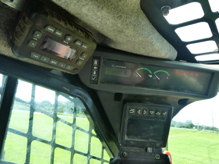 2023-deere-325g-image-17