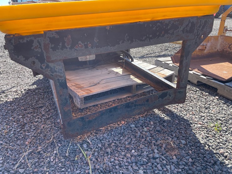 #637-•-snowex-vee-pro-3000-poly-hopper-(mason,-wi)-image-13