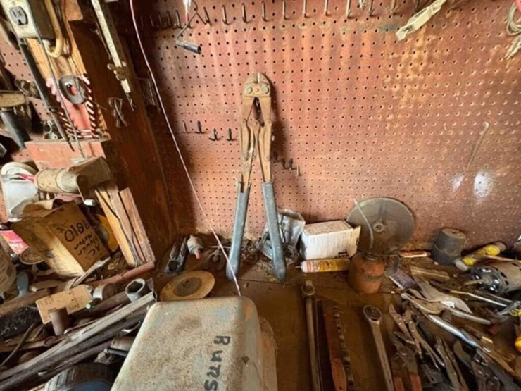 contents-of-northwest-wall-image-9