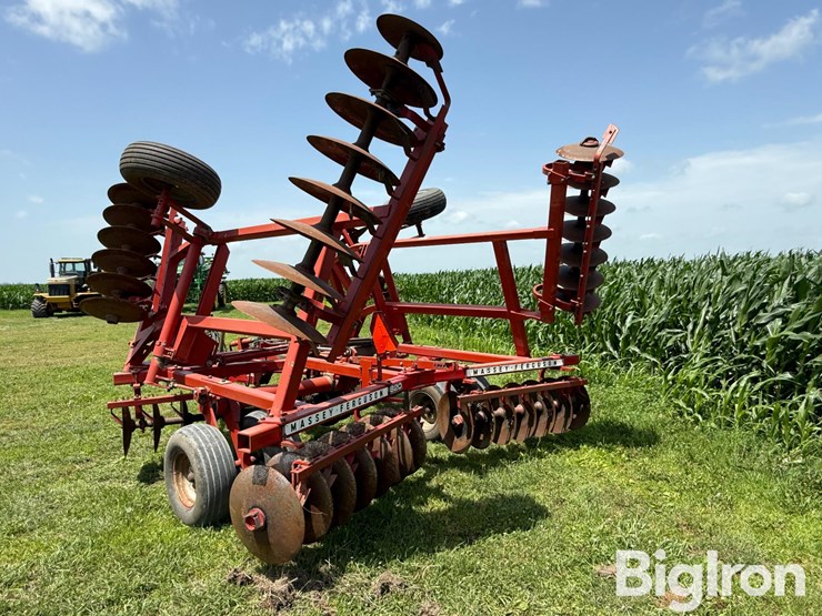 massey-ferguson-820-image-6
