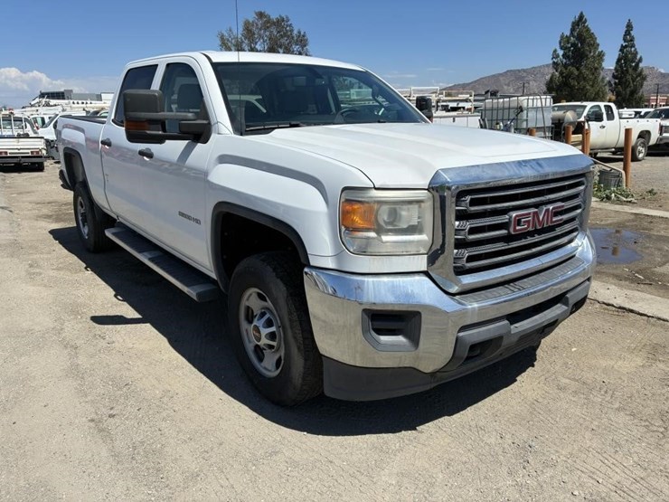 2015-gmc-sierra-2500hd-image-2