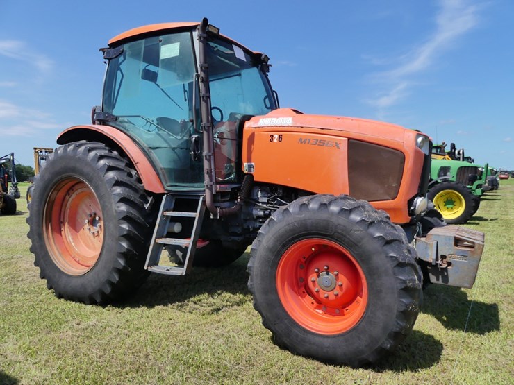 2015-kubota-m135gx-image-1