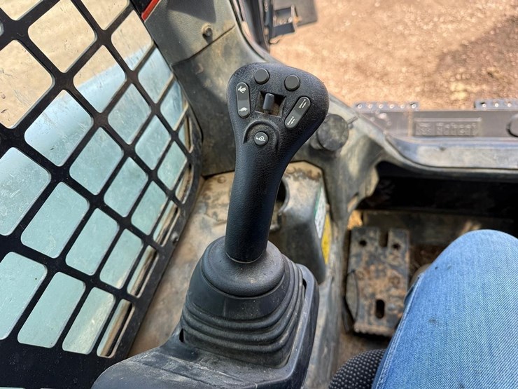2025-bobcat-t66-image-25