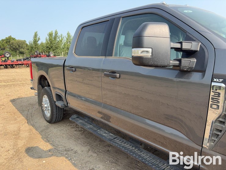 2025-ford-f350-image-16