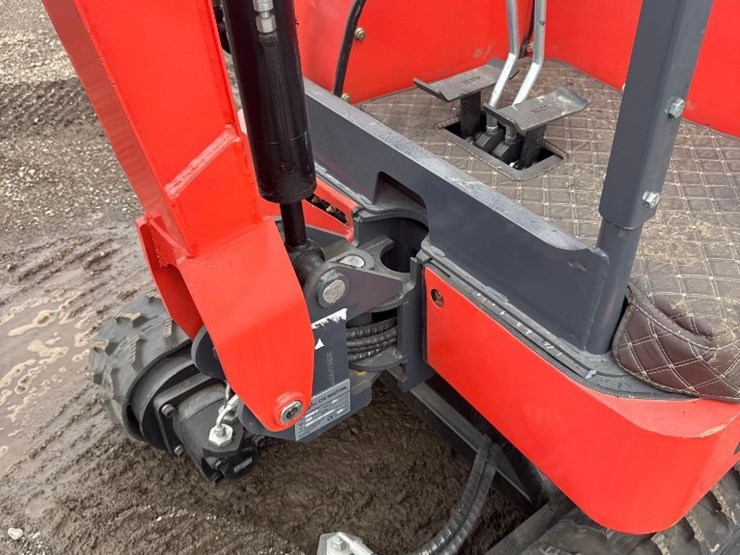 new-cfg-industrial-co-diesel-mini-excavator-model-qk20k-c-image-5