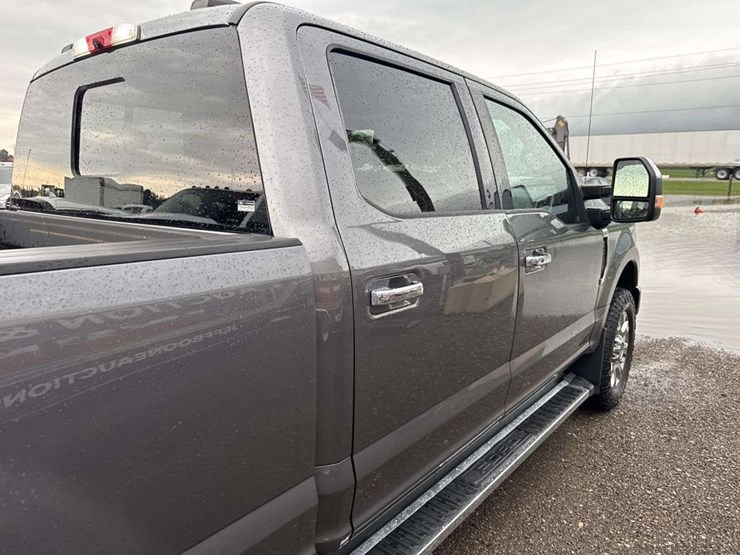 2021-ford-f250-lariat-image-26