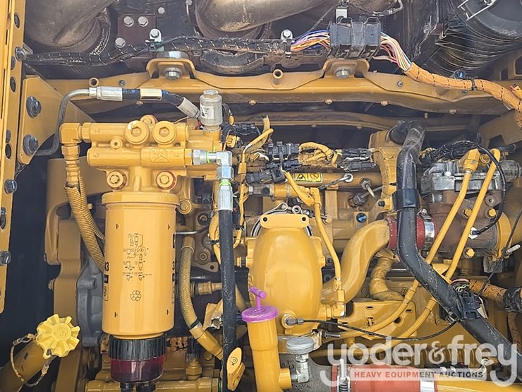 2016-caterpillar-140m3-awd-image-52