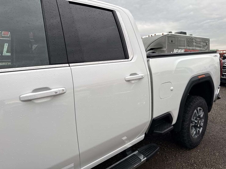 2022-gmc-sierra-2500-image-10