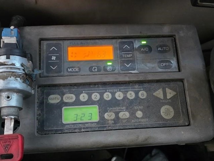 2011-deere-240d-lc-image-91