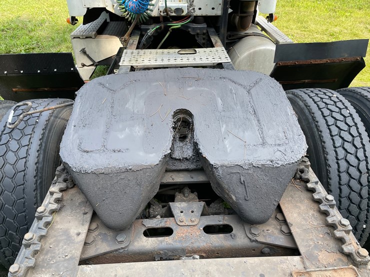 2007-caterpillar-c15-image-17