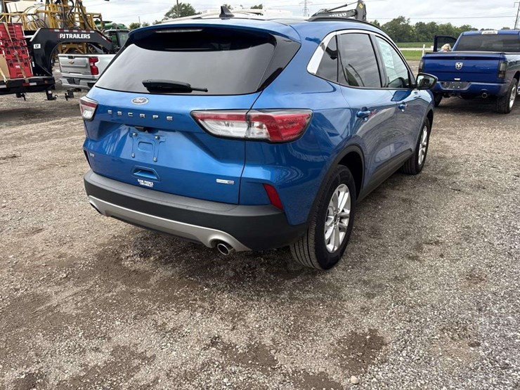 2020-ford-escape-se-image-3