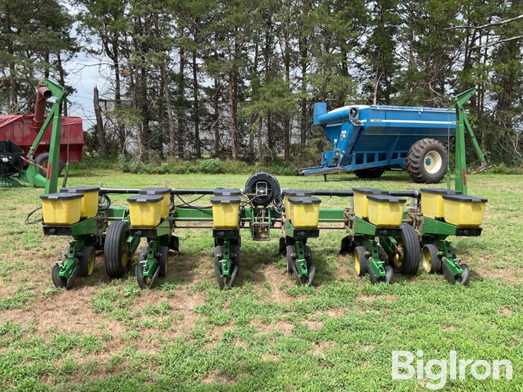 john-deere-12-image-6
