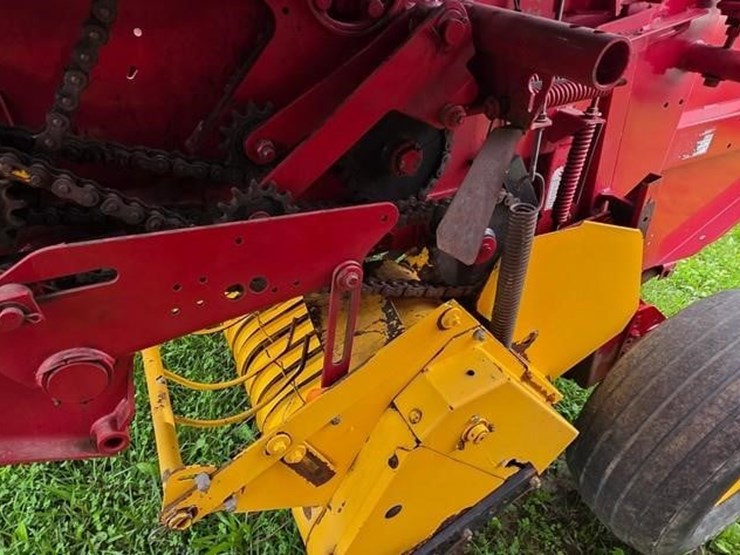 new-holland-br7060-image-23