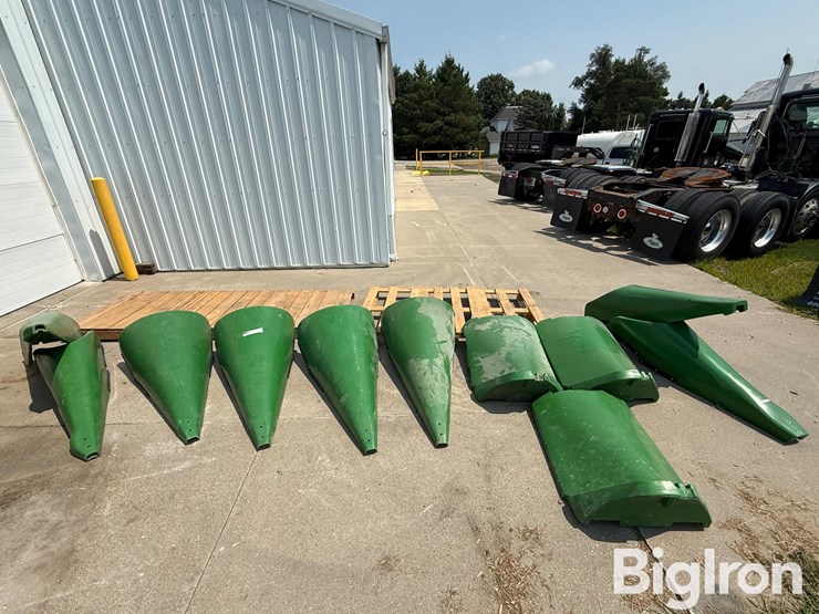john-deere-poly-corn-head-snouts-image-2