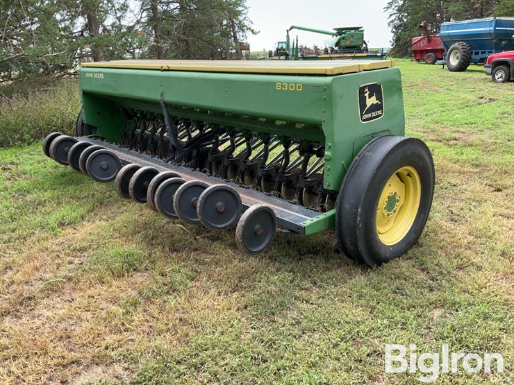john-deere-8300-image-5