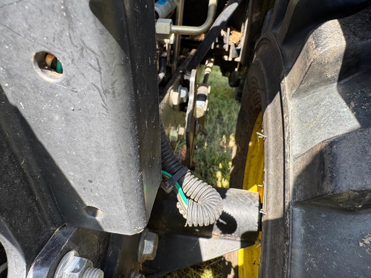 2014-john-deere-1023e-image-58
