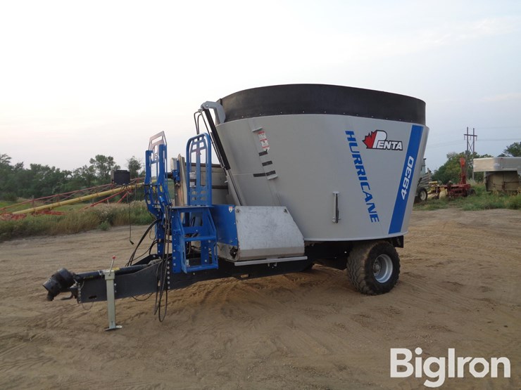 2024-penta-hurricane-4930-tmr-mixer-feed-wagon-image-9