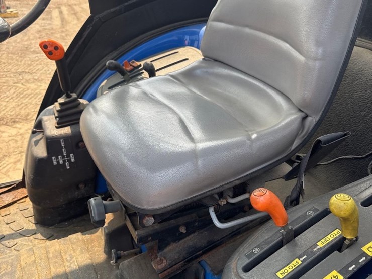 new-holland-tc45da-image-9