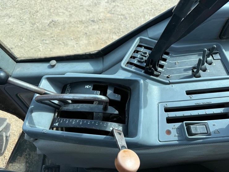 case-ih-7130-image-45