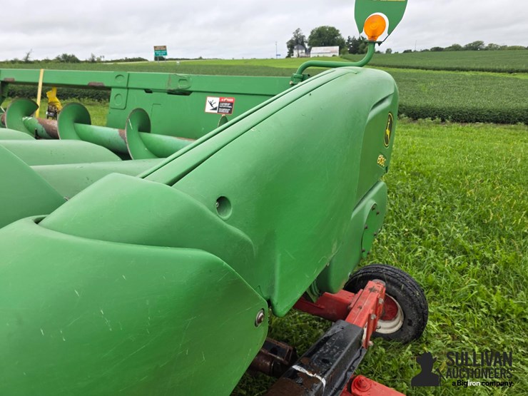 2012-john-deere-608c-image-12