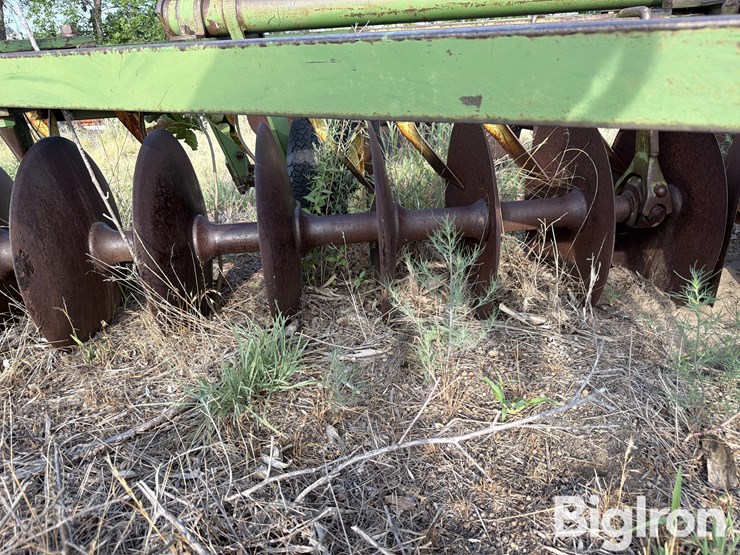 john-deere-12-image-19