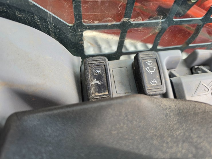 2018-kubota-svl95-2s-image-22