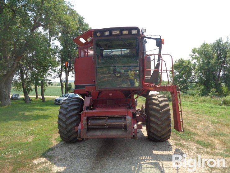 1989-case-ih-1680-image-2