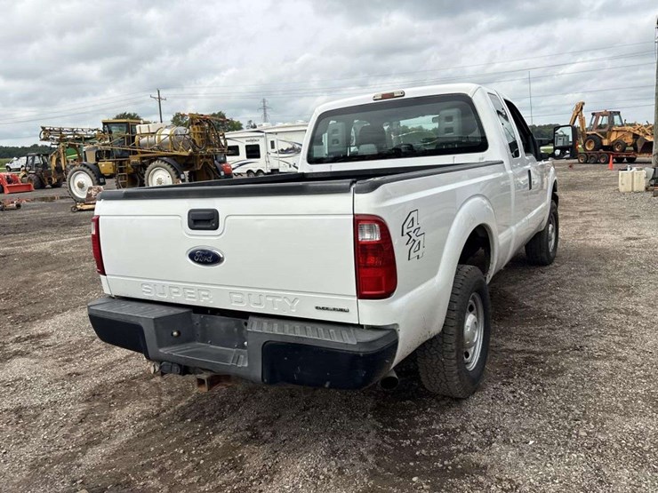 2014-ford-f250-xl-image-3