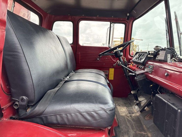 1985-ford-c700-image-25
