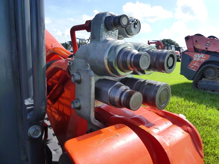 kubota-svl95-2s-image-12