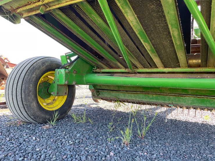 2003-john-deere-567-image-26
