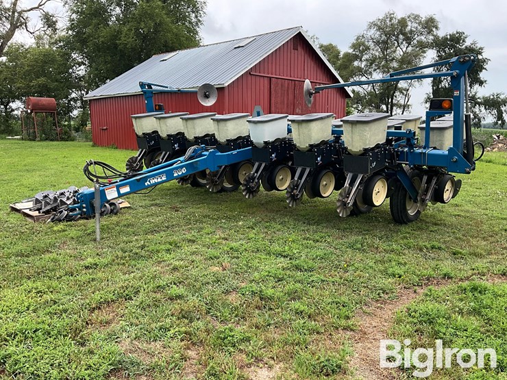 2000-kinze-2000-image-1