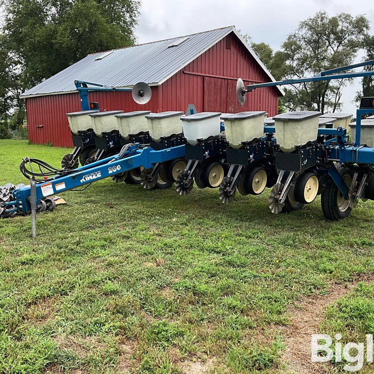 2000 KINZE 2000