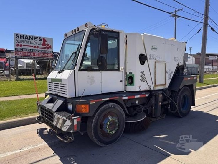 global-m4-mechanical-street-sweeper-image-8