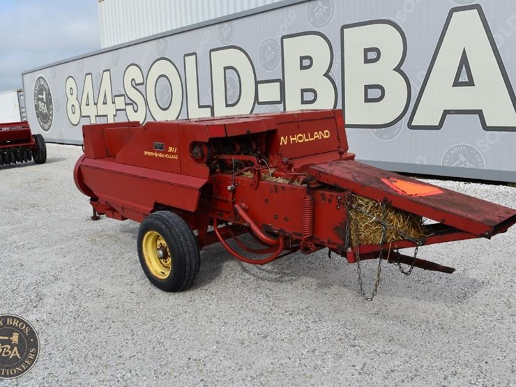 new-holland-311-image-4