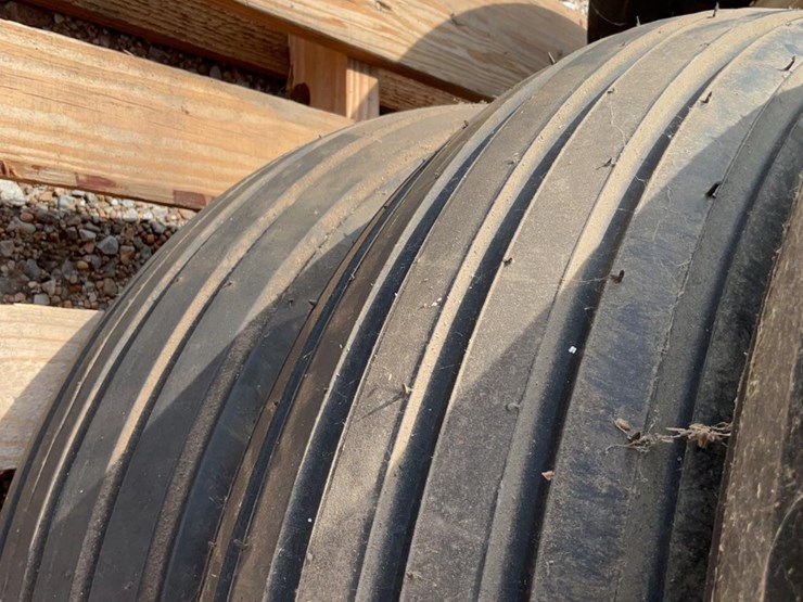 9.5l-15sl-implement-tires-&-rims-image-16