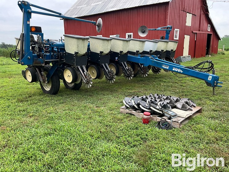 2000-kinze-2000-image-3