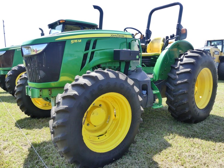 2022-john-deere-5115m-image-2
