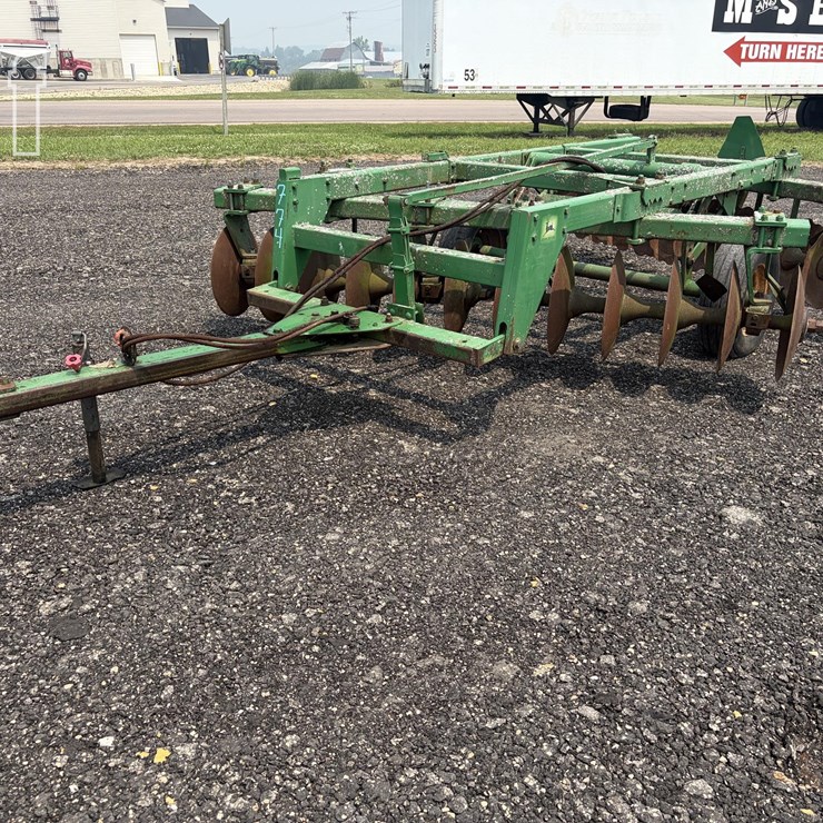 JOHN DEERE OFFSET DISC 774