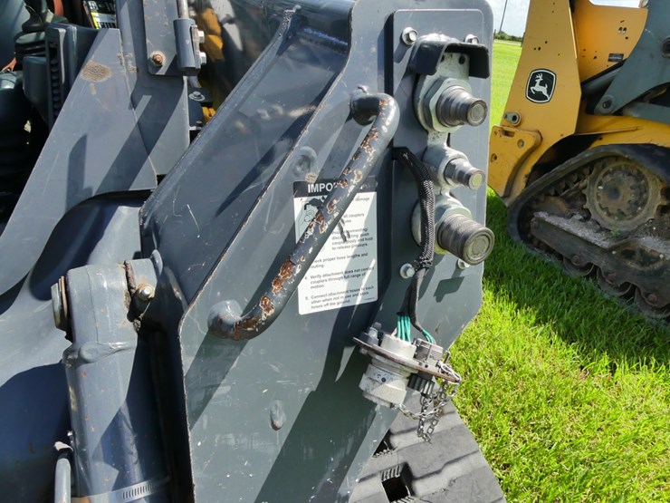 deere-325g-image-12