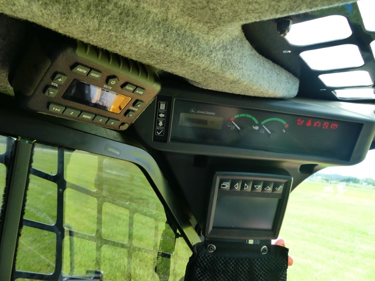 deere-331g-image-17