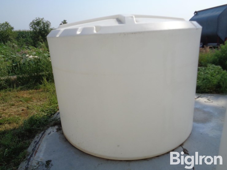 ace-roto-mold-1,500-gal-poly-tank-image-8