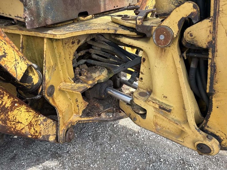 caterpillar-416b-image-12